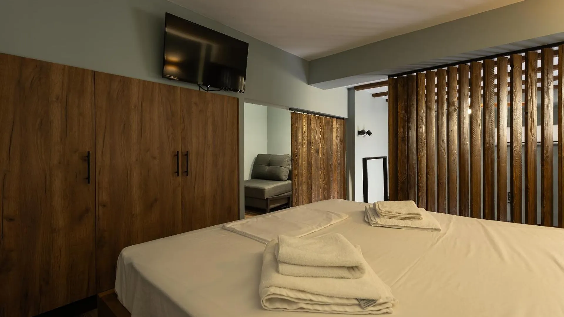 סלוניקי Wooden Suites