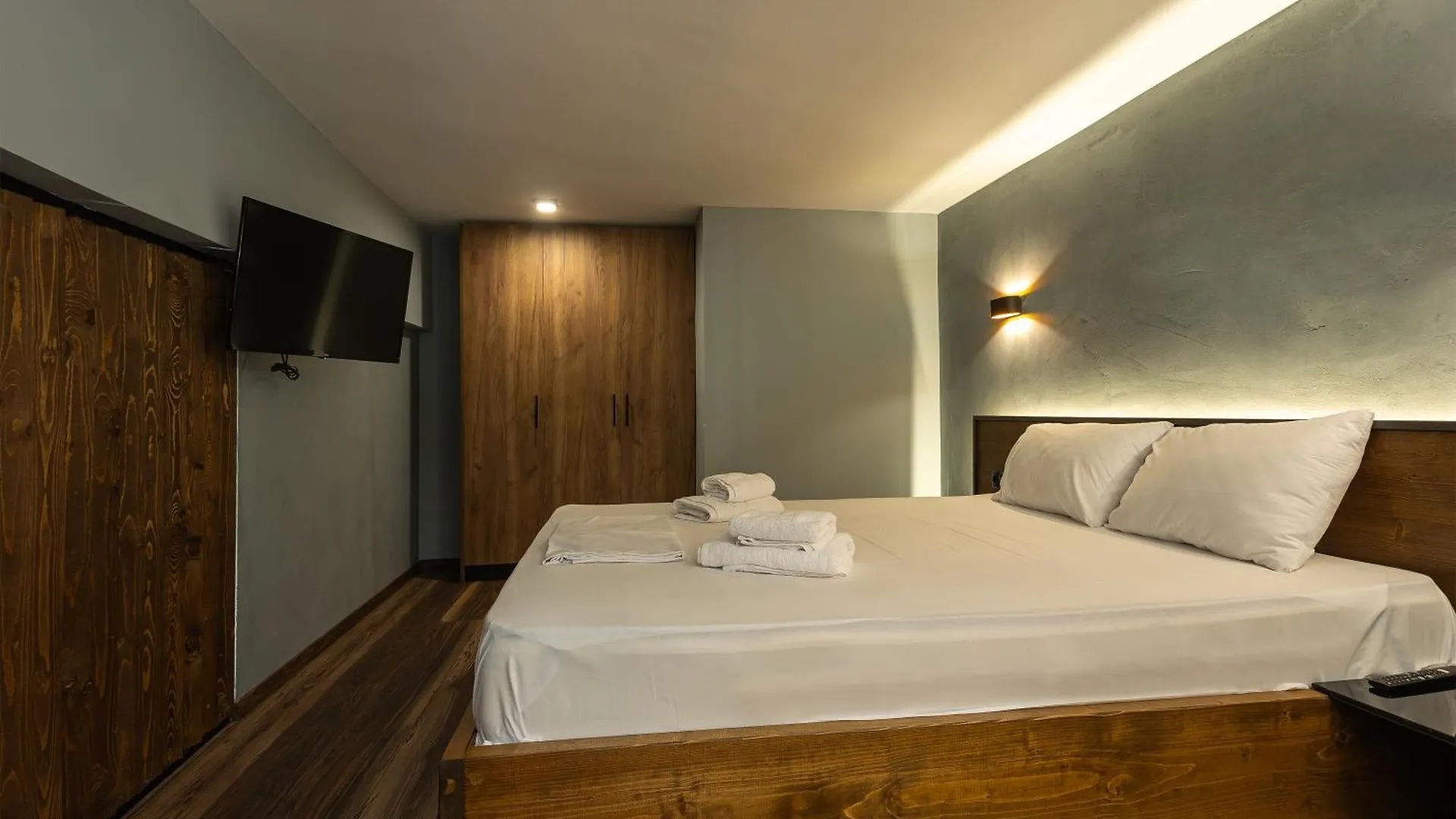 סלוניקי Wooden Suites